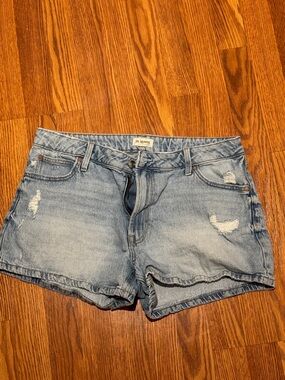 m jeans (from Maurice’s)High-Rise Light Blue Distressed Denim Shorts - Women
